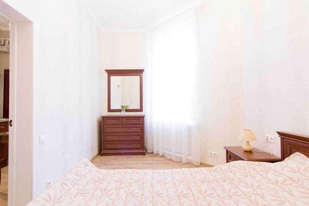 Apartment On Deribasovskaya 18 Odessa Buitenkant foto